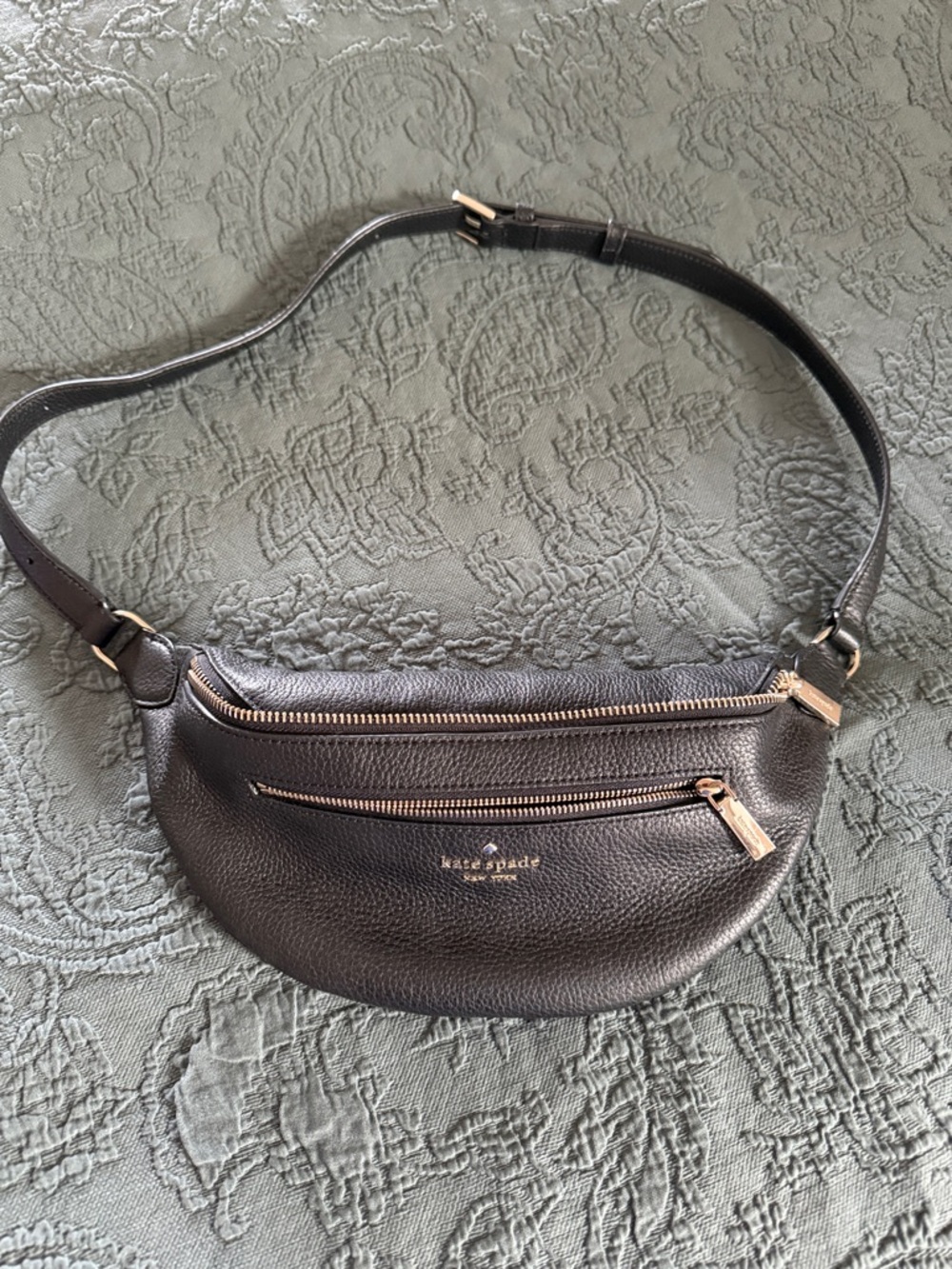 KATE SPADE bum bag in black pebble leather